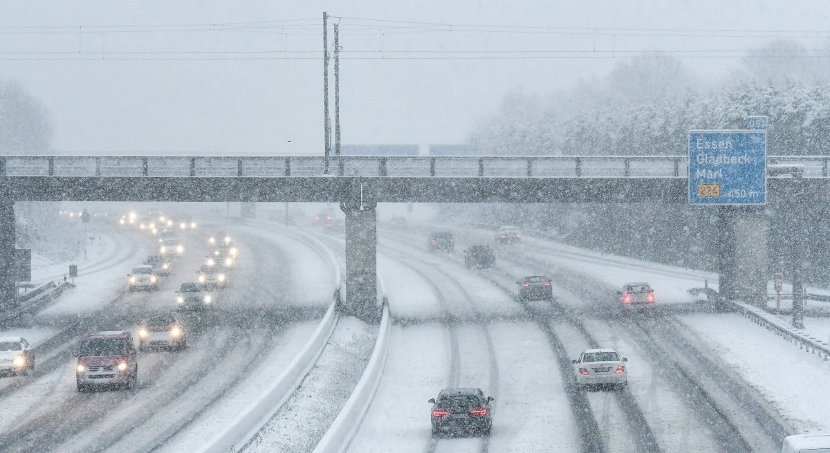 Schnee-Frost-Kaelte-Wetter-Essen-Duisburg-Bochum.jpg