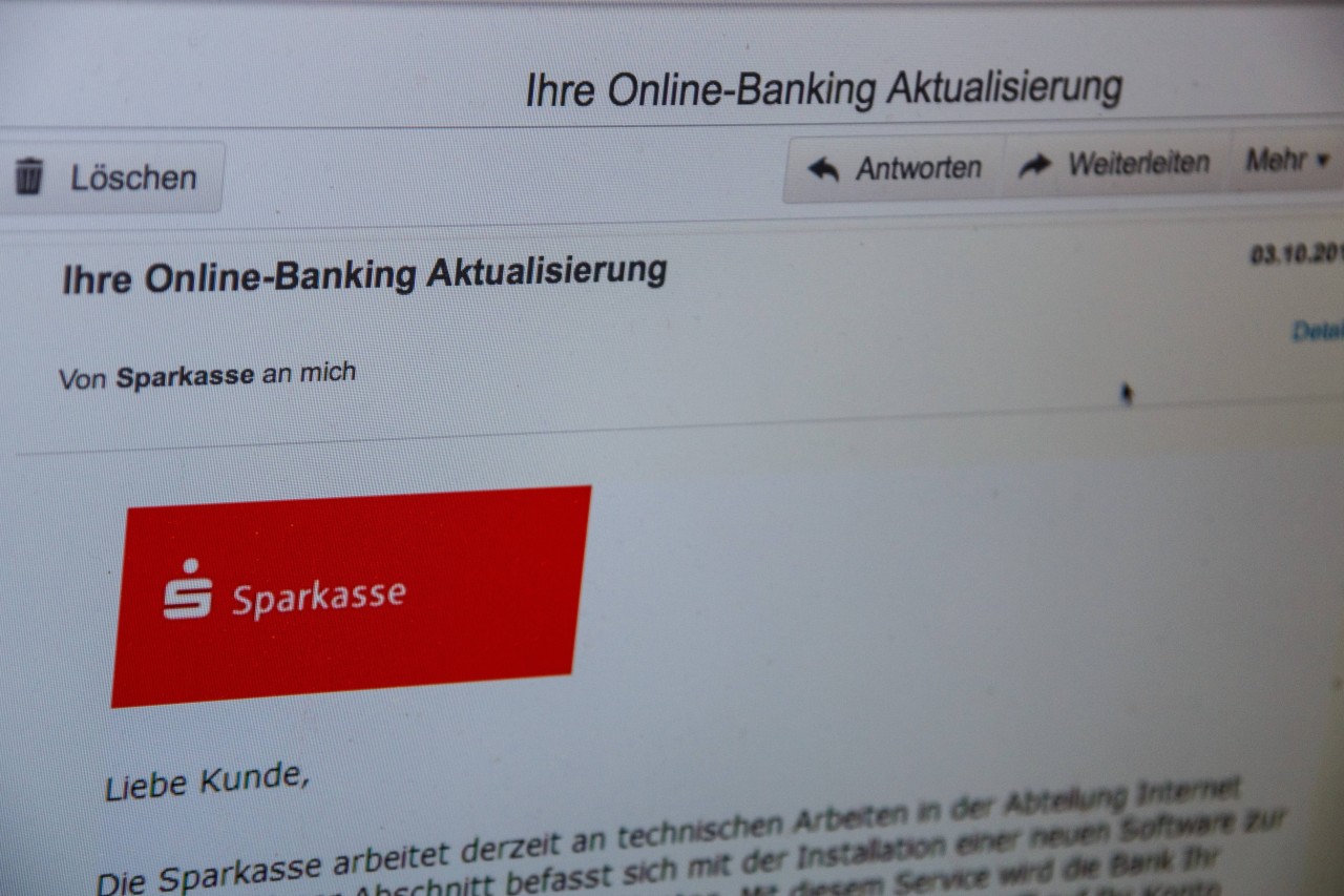 Sparkasse: Cyber-Kriminelle wollen mit dubiosen Ukraine-Krieg-Mails an die Daten von Kunden. (Symbolfoto)