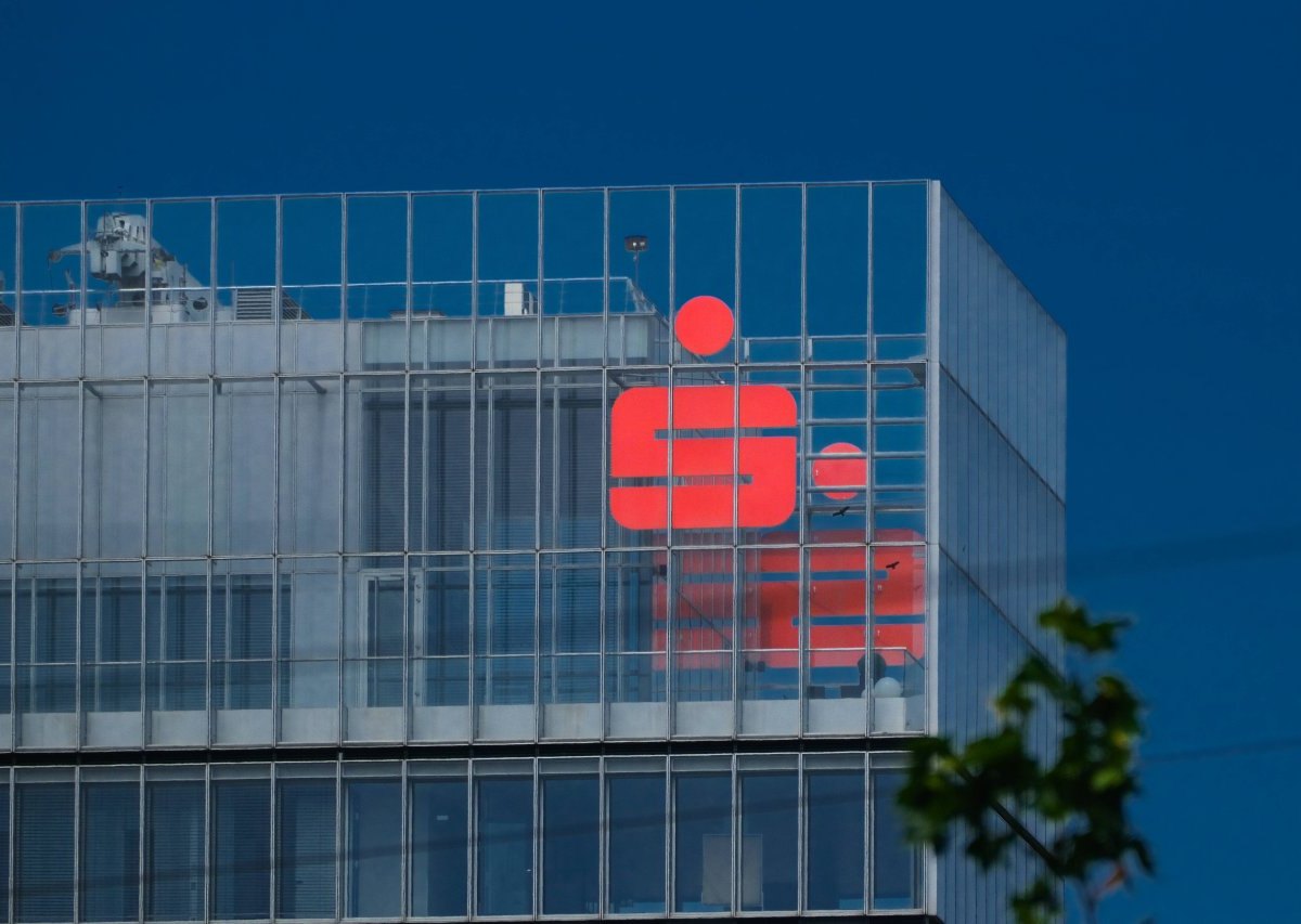 Sparkasse: Skrupellose Bande räumt Schließfächer leer – ausgerechnet SIE verdächtig