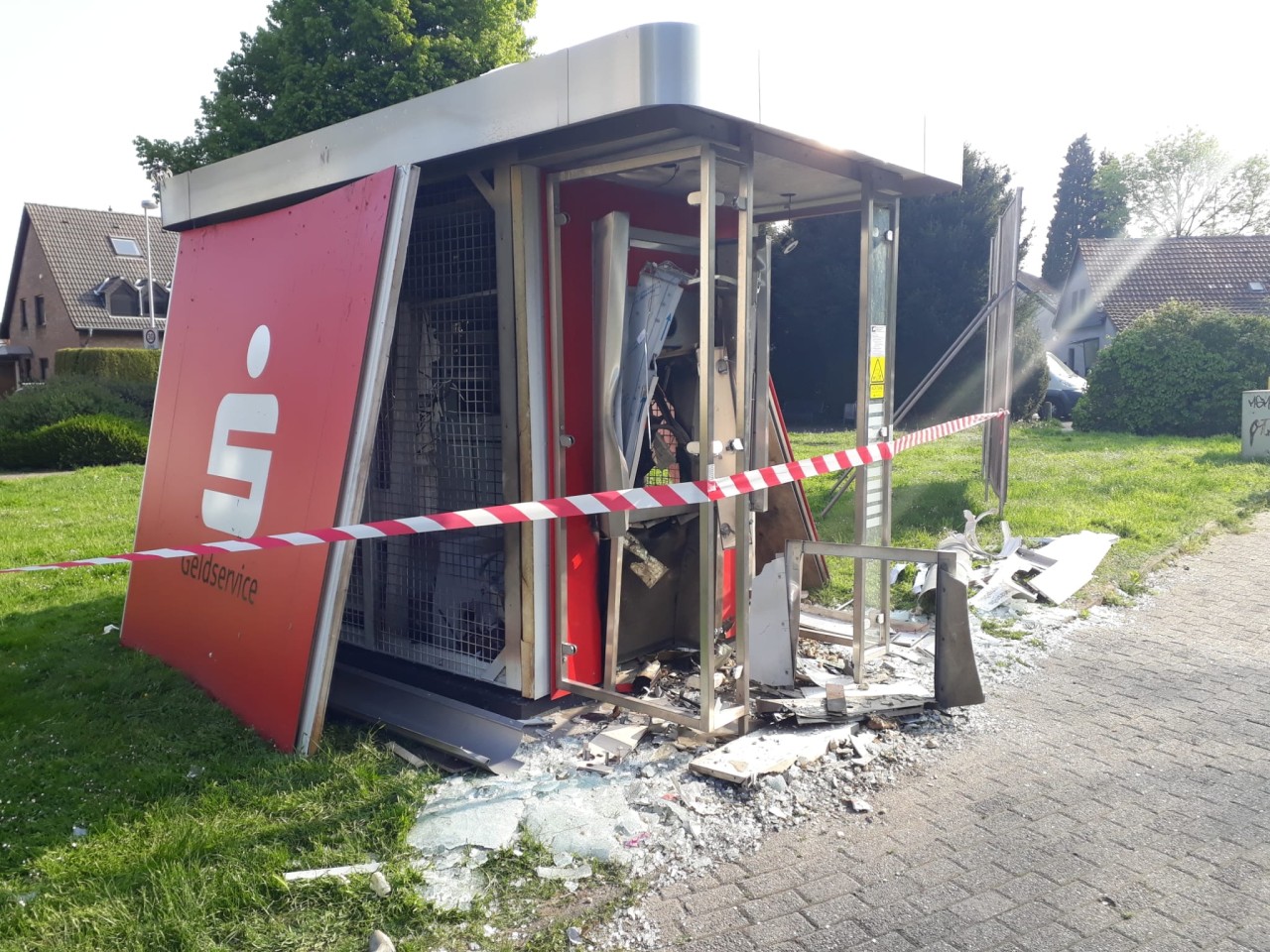 Sparkasse Mülheim: Erneut wurde ein Automat im Stadtteil Heißen gesprengt!