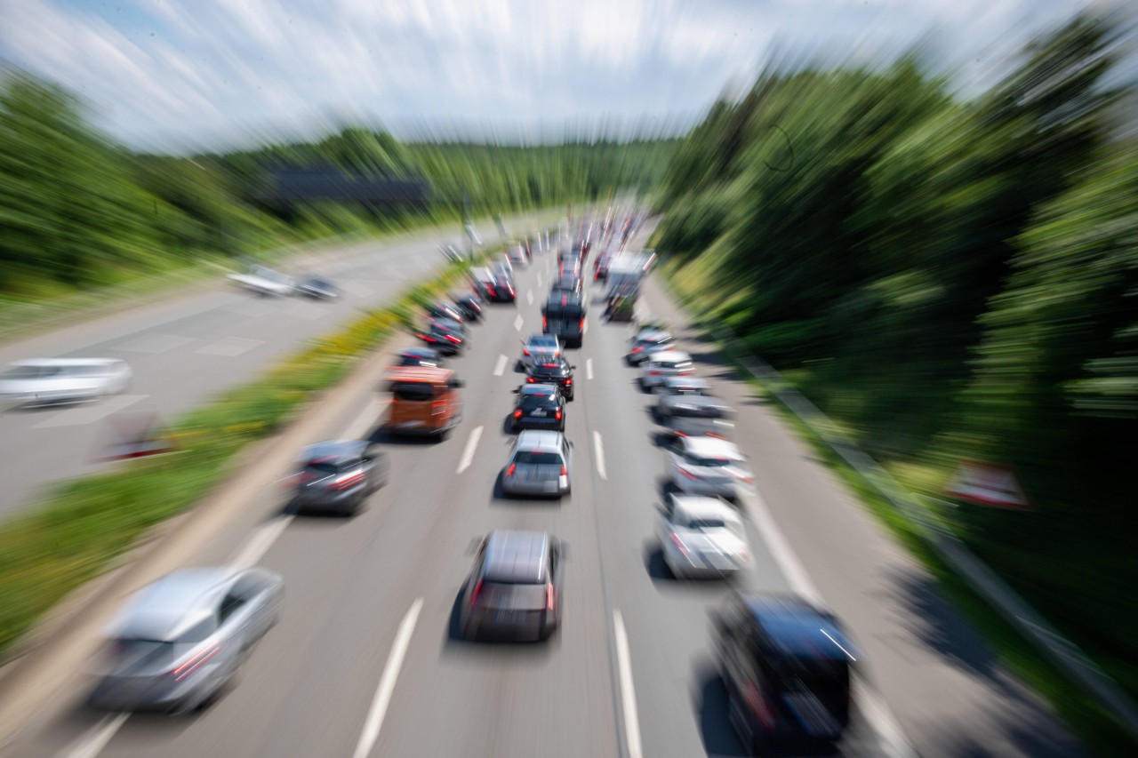 Ferien in NRW: Es droht ein Stau-Chaos.