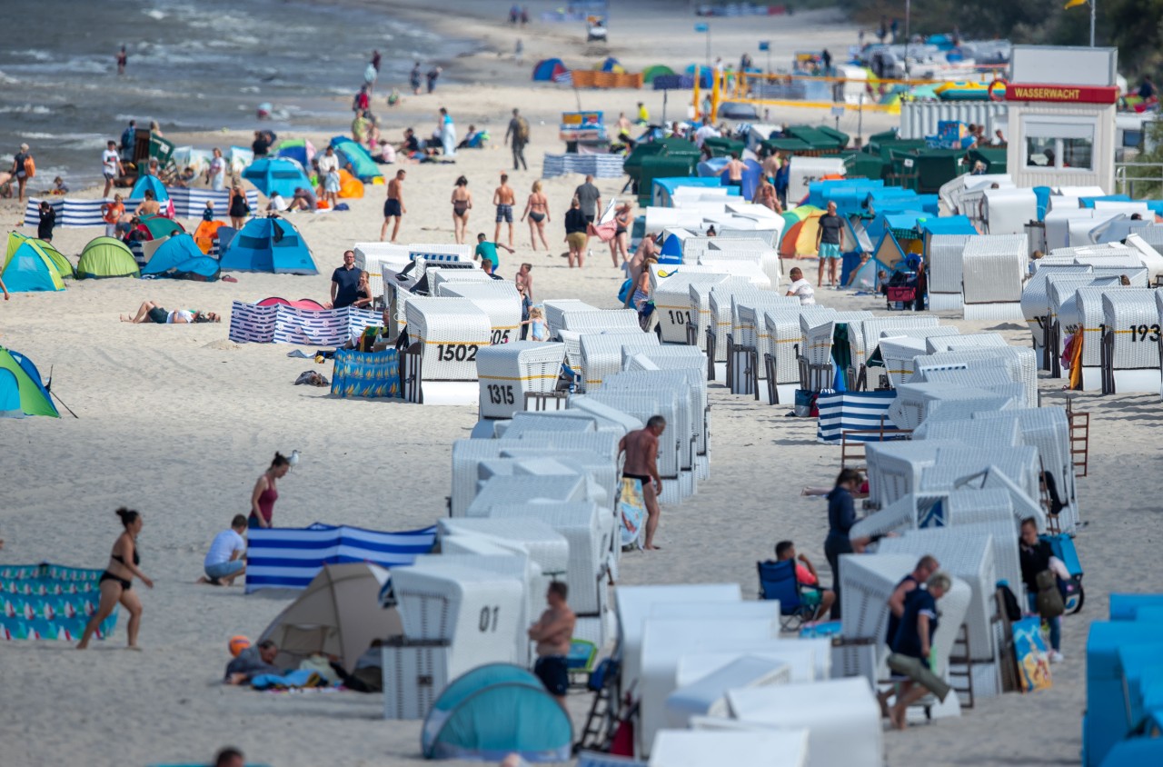 Urlaub an der Nordsee: Am Strand kam es zu einer peinlichen Situation für ein paar Touristen. (Symbolbild)