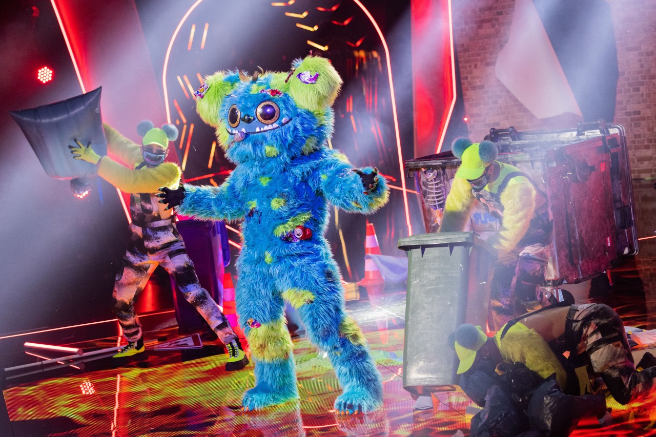 Wer steckt bloß unter der Maske des „The Masked Singer”-Kandidaten „Mülli Müller”? 