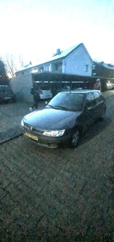 Mit diesem Peugeot 306 legten die zwei Freunde über 3500km zurück. 