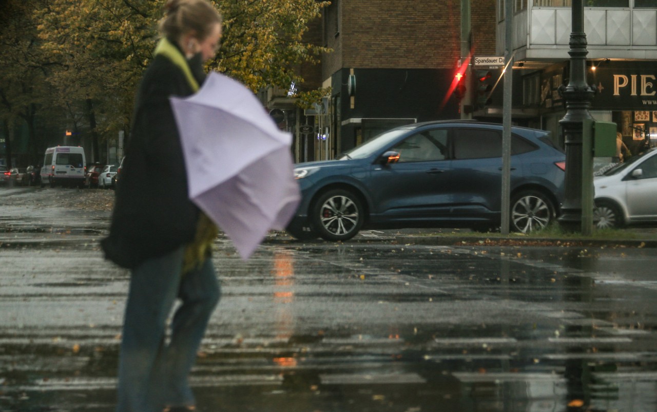 Wetter in NRW: Vorsicht vor Gewittern und Blitzschlägen! (Symbolbild)