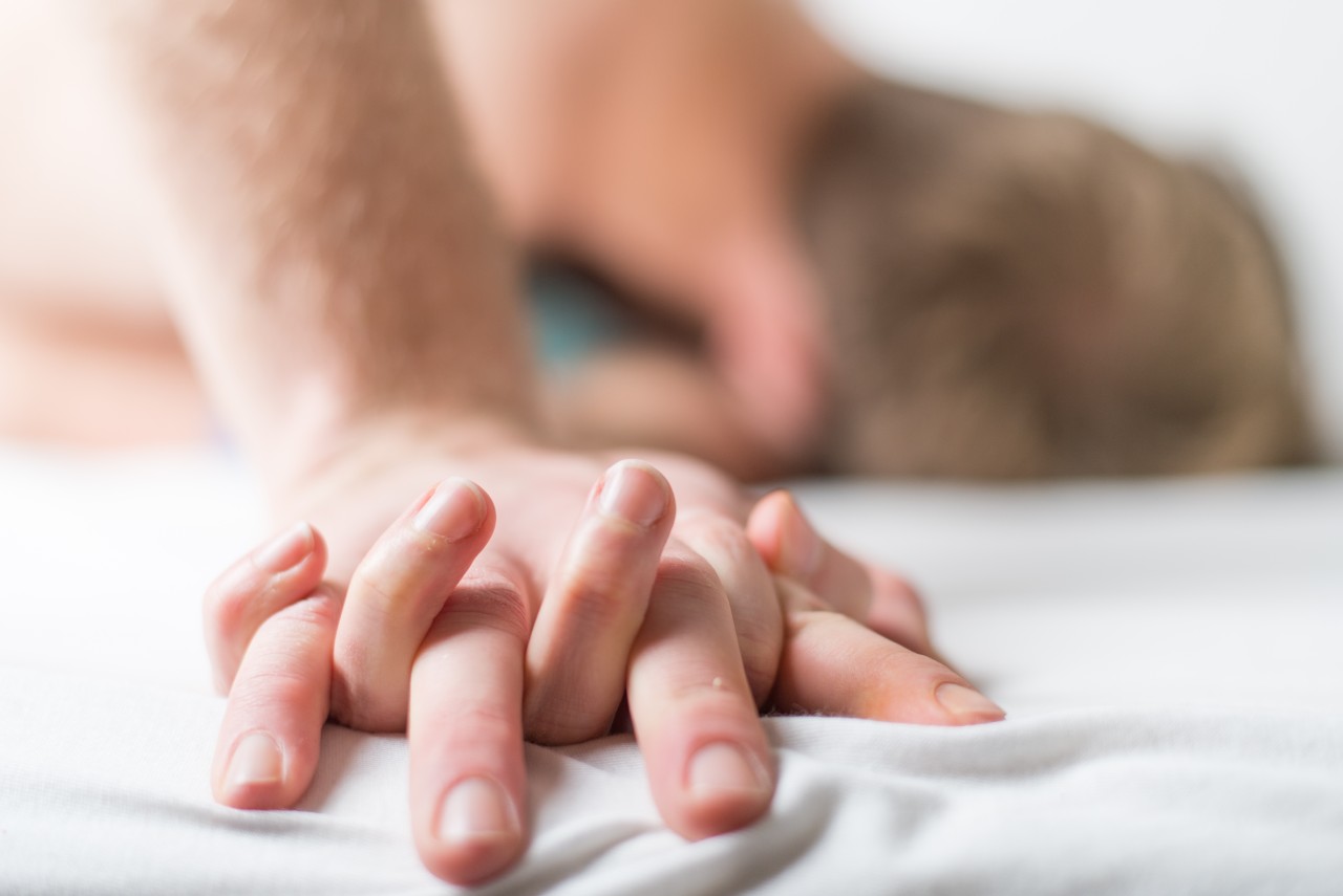 Bochum: Eine Frau soll ihre Tochter betäubt und einem Serien-Vergewaltiger überlassen haben. Jetzt steht sie vor Gericht. (Symbolbild)