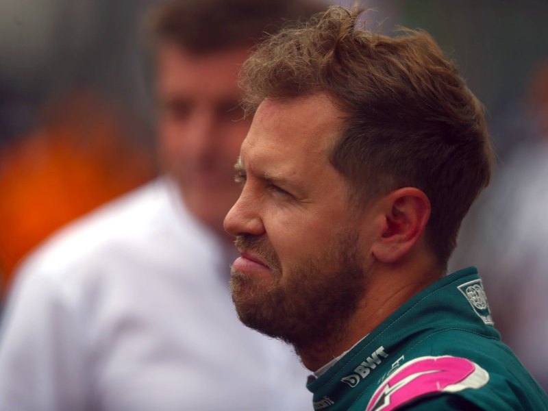Vettel-Aston Martin.jpg