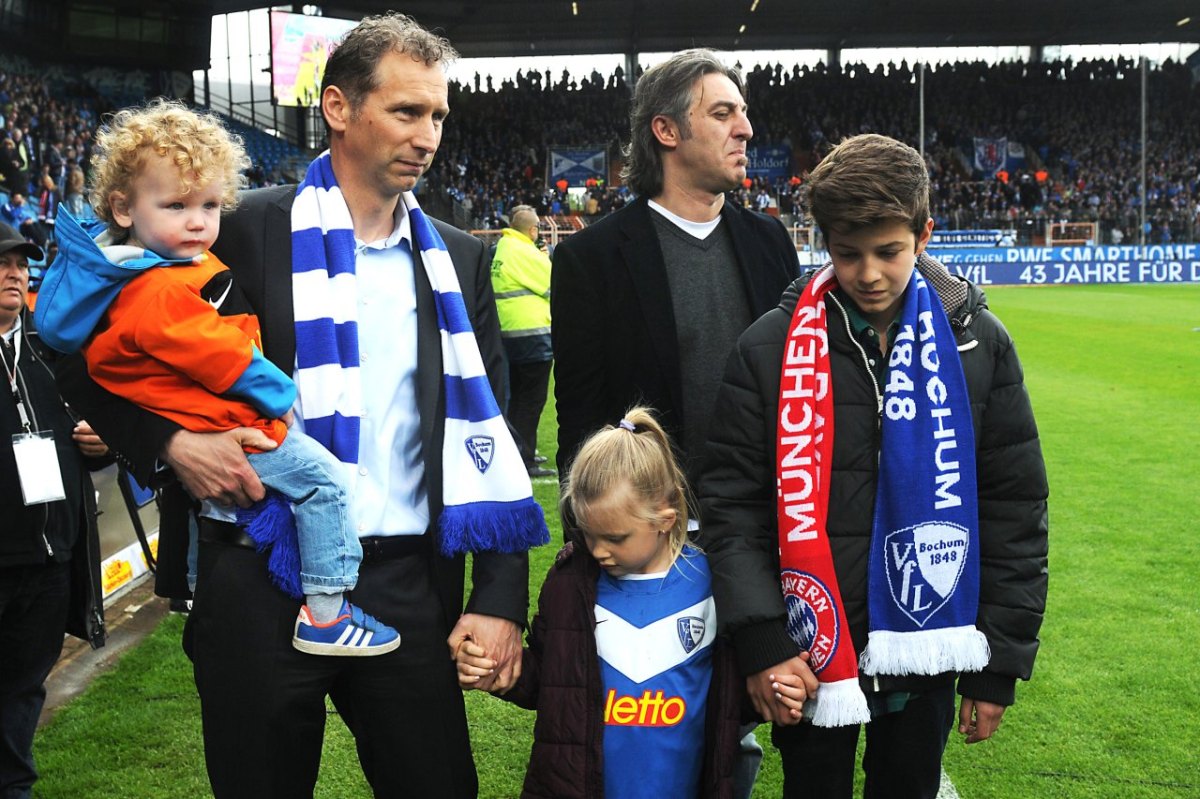 VfL-Bochum-Schwenken.jpg