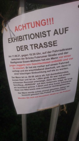 Eine Warnung, die momentan auf der Trasse in Essen als Flyer hängt. 