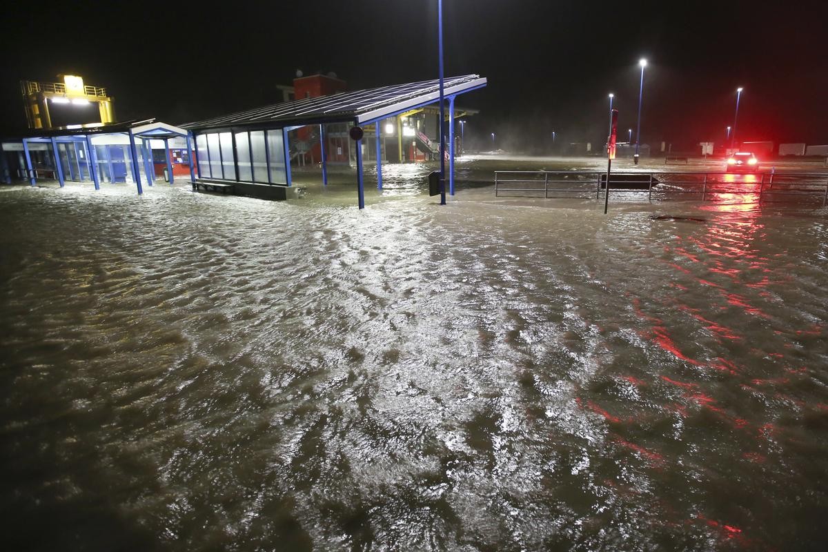 Wetterlage in Deutschland: Das Sturmtief Nadia forderte bereits ein Todesopfer.