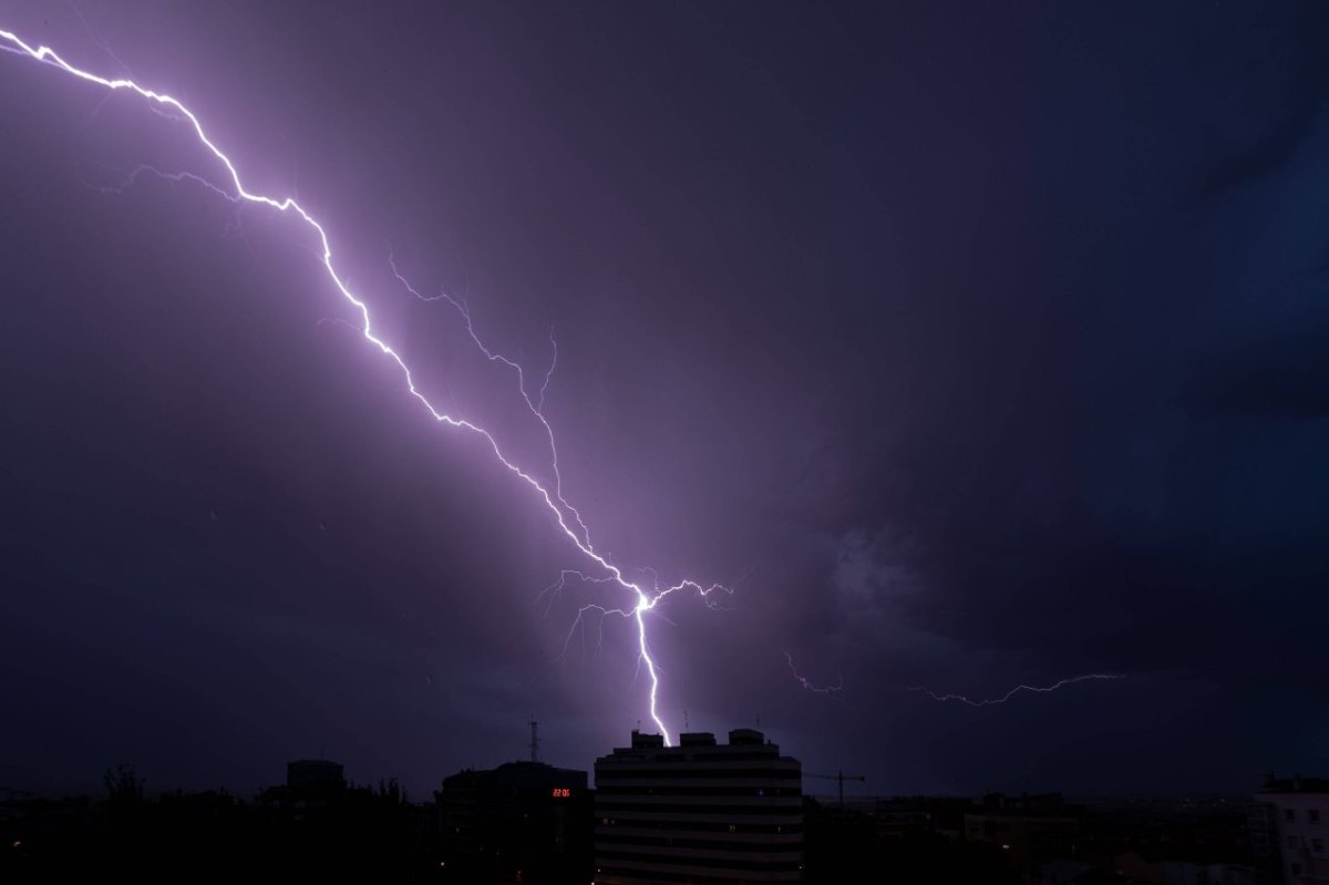 Wetter in Deutschland: Es drohen Gewitter - und sogar Tornados!