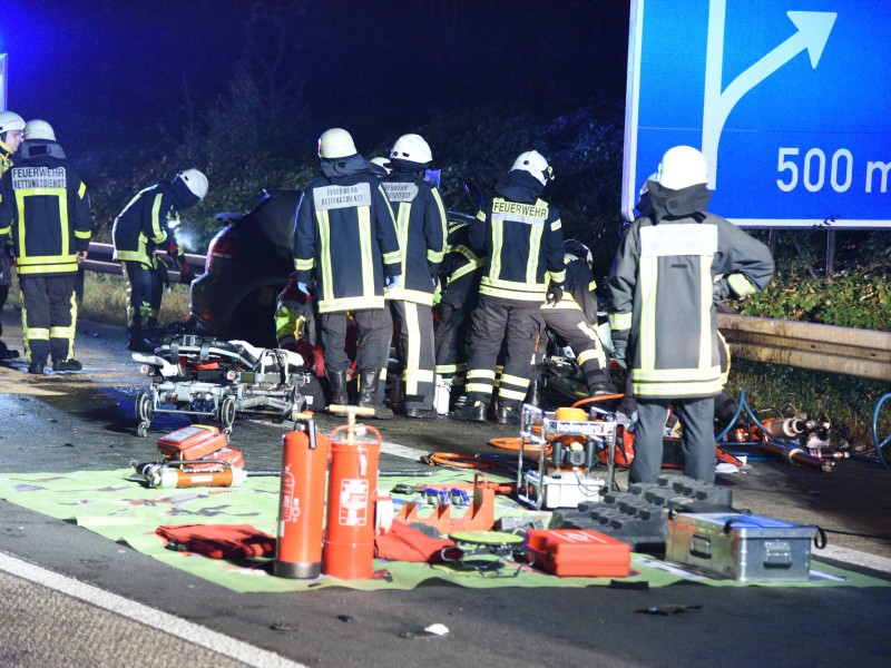 Bei dem Unfall kamen drei Menschen ums Leben, darunter der Geisterfahrer.