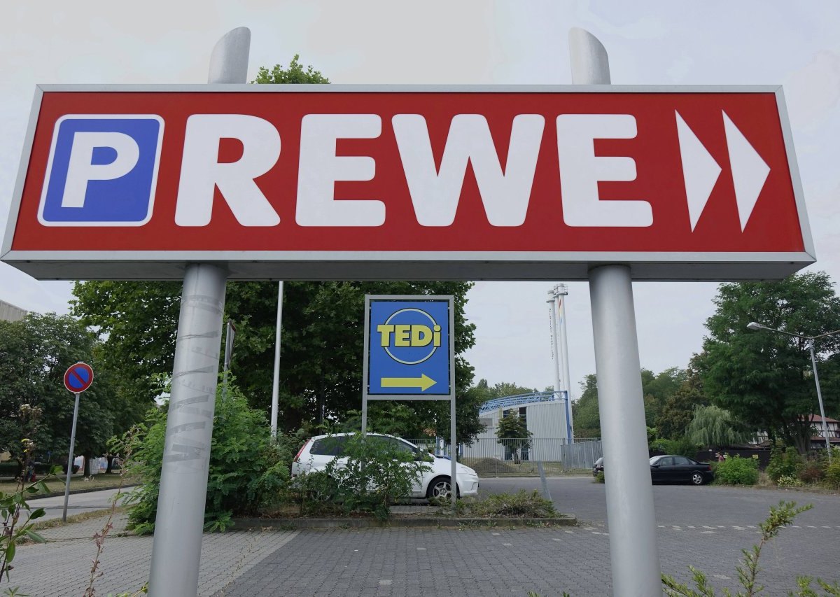 a rewe parkplatz.jpg