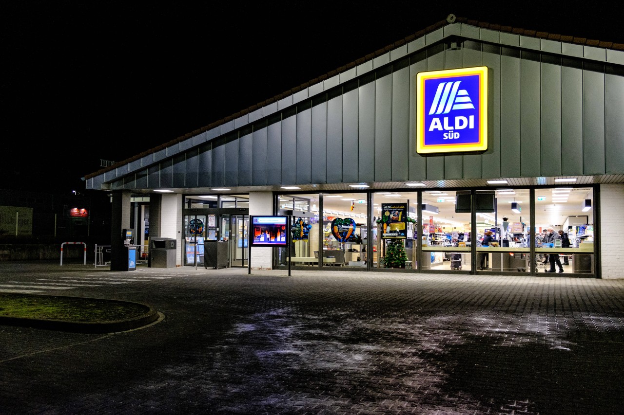 Noch kurz im Aldi einkaufen – dann geht plötzlich die Eingangstür zu. (Symbolbild)