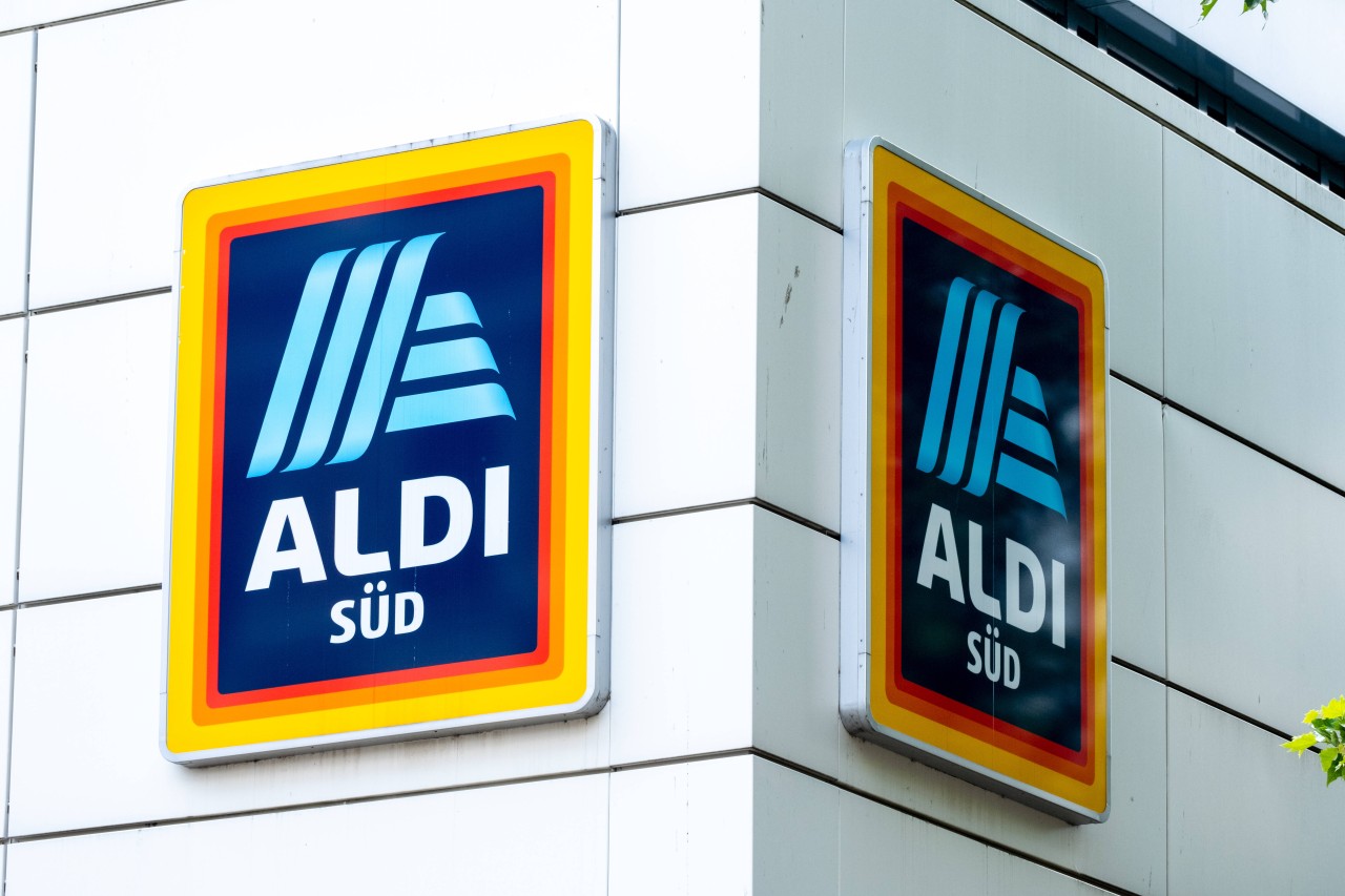 Aldi und Lidl: Die Discounter drehen an der Preisschraube. (Symbolfoto)