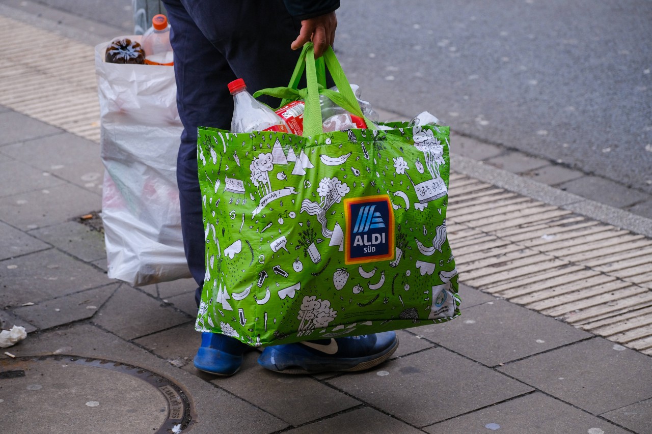 Ein Aldi-Kunde erhascht ein günstiges Angebot, doch dann kommt es ganz anders. (Symbolbild)