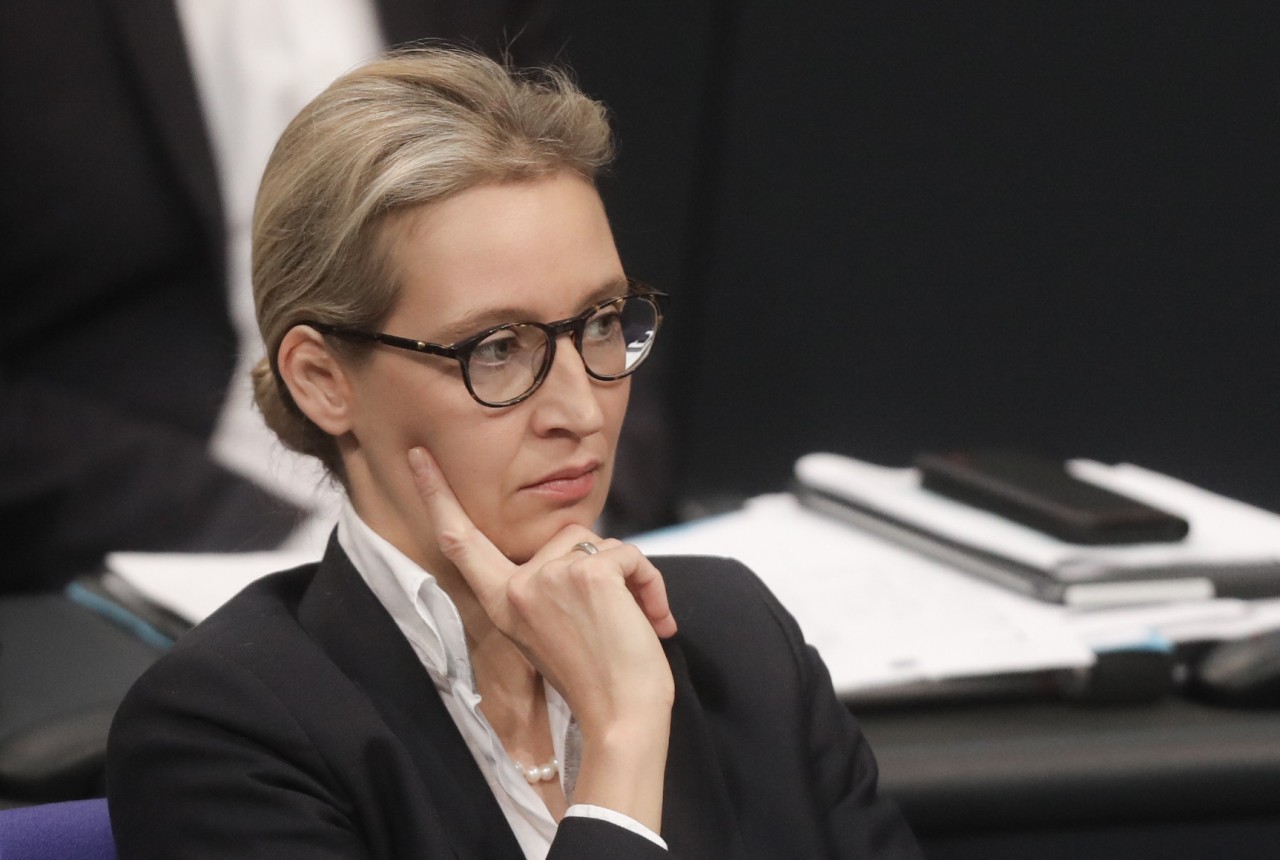 Gegen Alice Weidel wirkt aktuell im Zusammenhang mit möglicherweise illegalen Spenden berichtet.