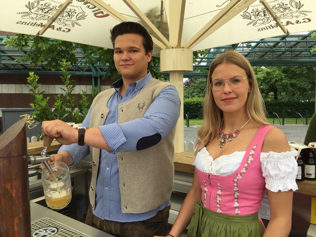 Lederhose und Dirndl sind beim Centro Oktoberfest natürlich Pflicht.