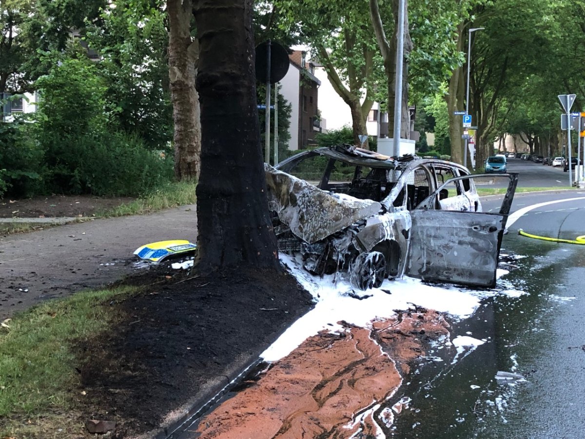 bochum Unfall Polizeiauto.jpg