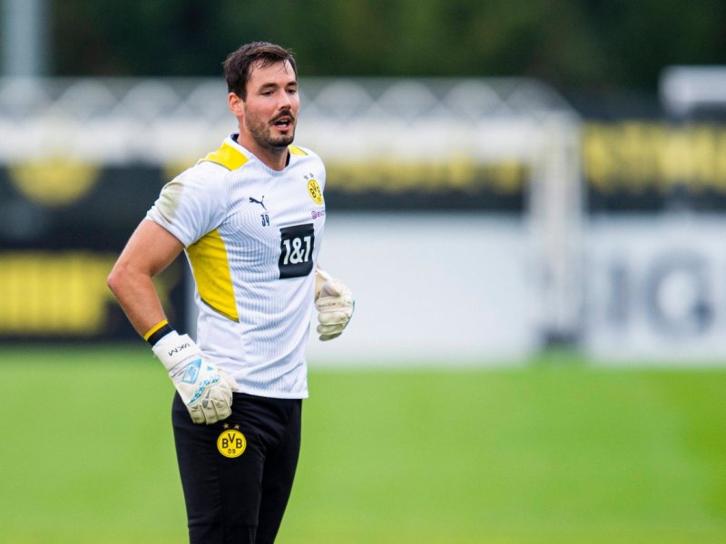 borussia-dortmund-roman-buerki.jpg
