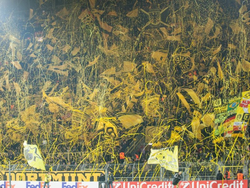 borussia-dortmund-suedtribuene.jpg