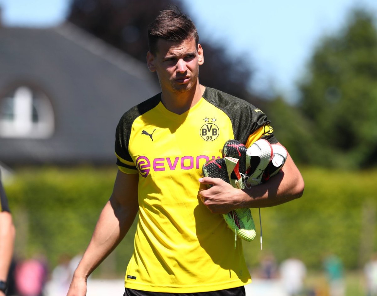 bvb-borussia-dortmund-balint-bajner