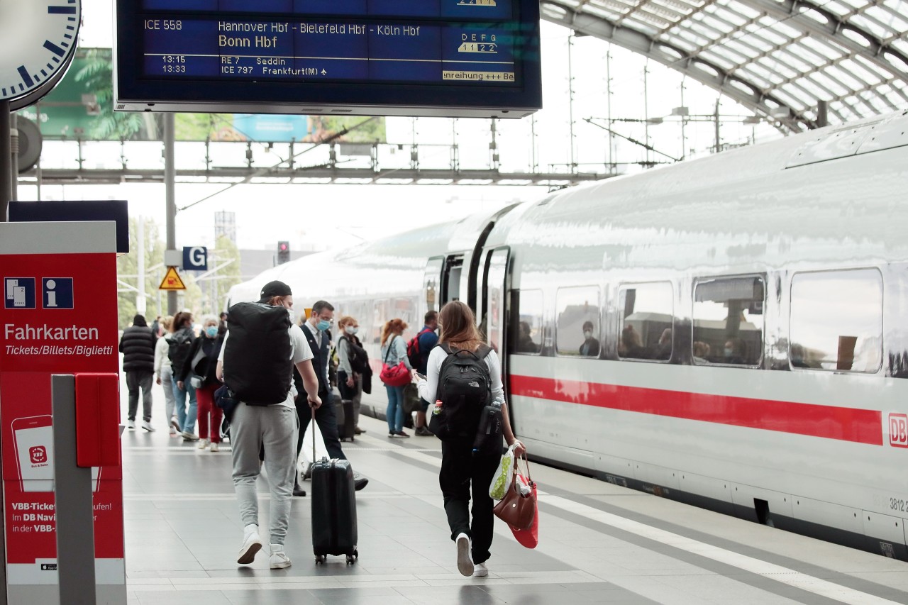 Bei der Deutschen Bahn kommt es oft zu Verspätungen. (Symbolbild)