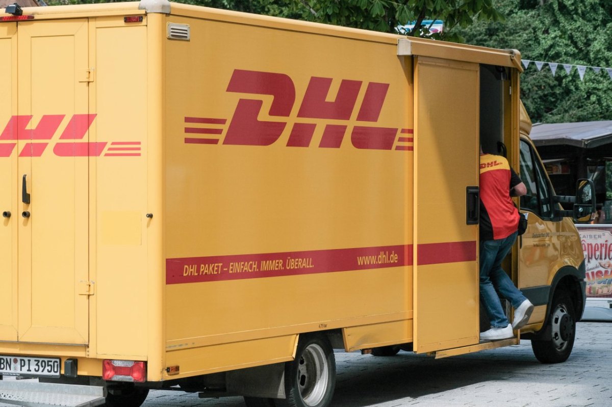 dhl.jpg