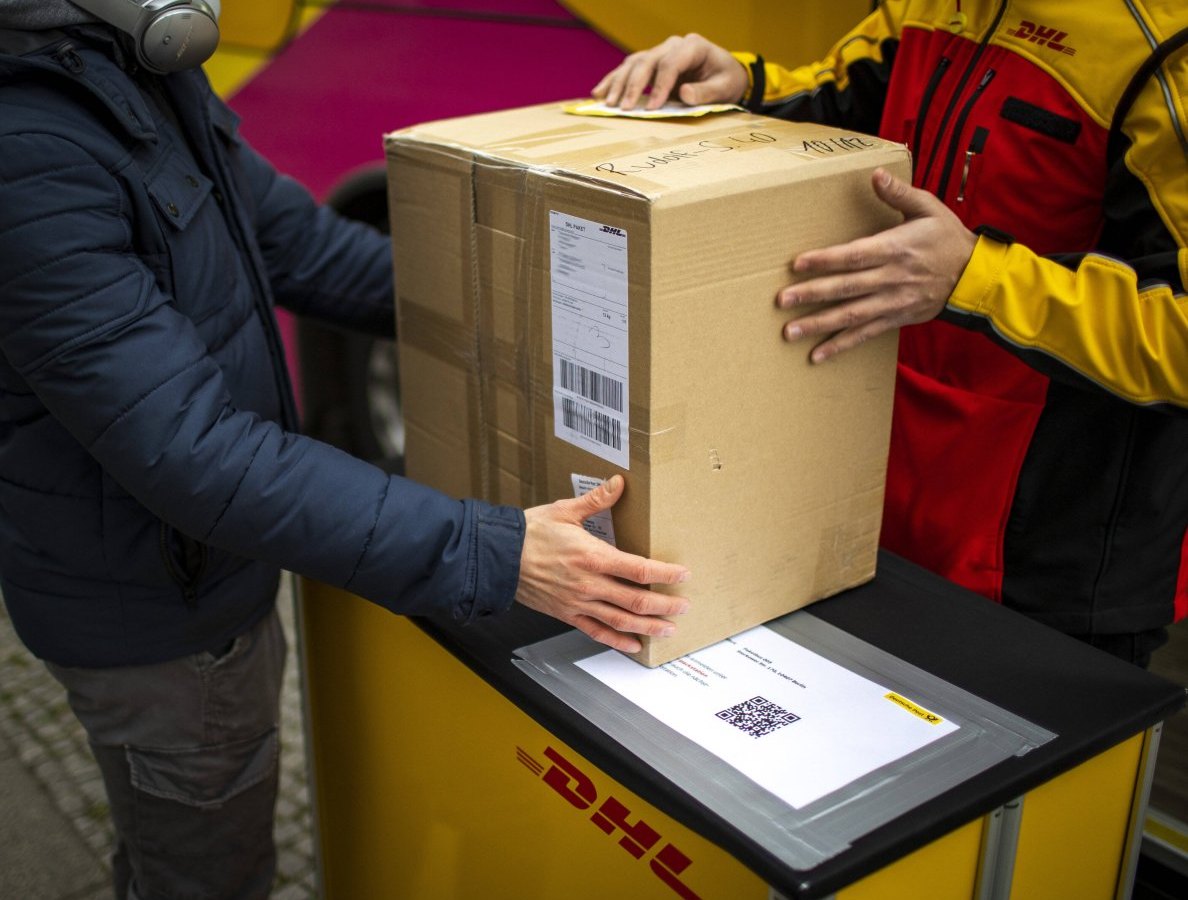 dhl.jpg