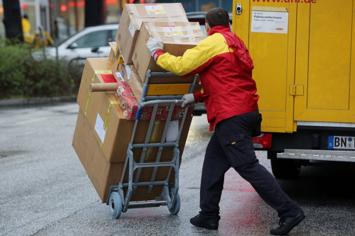 dhl paketbote.jpg