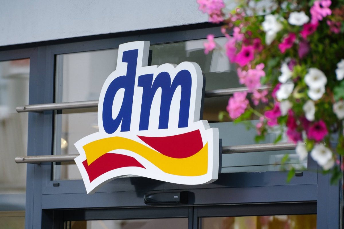 dm logo.jpg