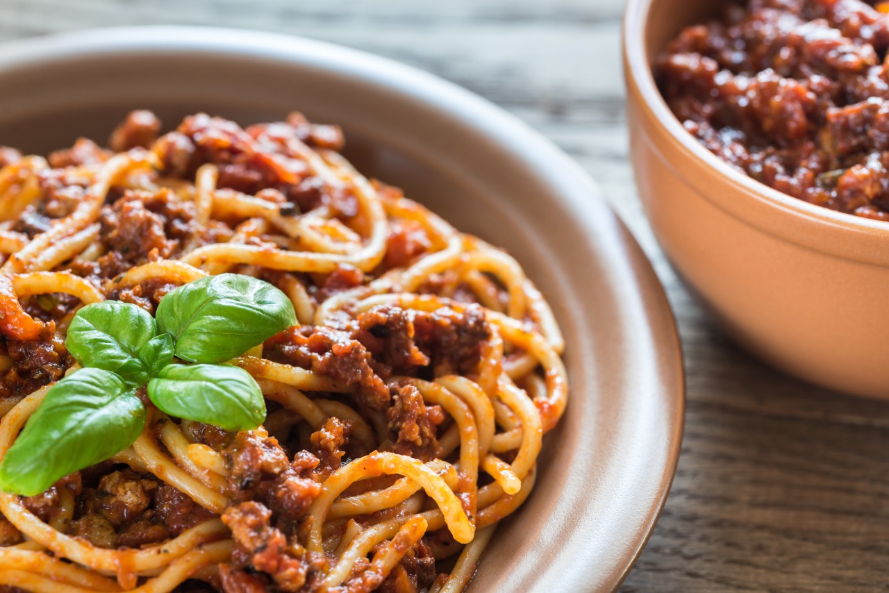 Dortmund, Essen, Duisburg: Spaghetti Bolognese hat der Currywurst 2021 den Rang als beliebtestes Kantinengericht abgelaufen. 