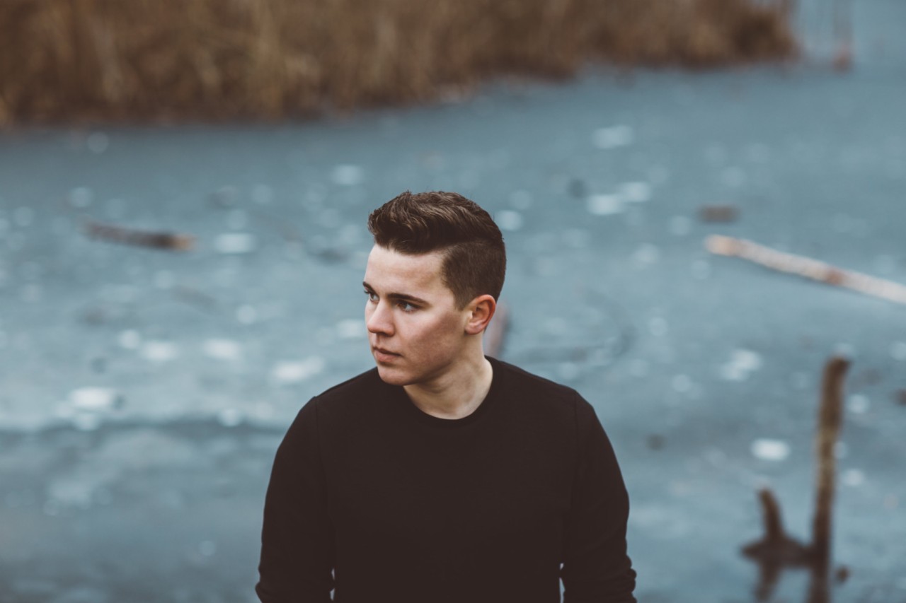 Felix Jaehn, auch mal ganz nachdenklich: Der Star-DJ kommt in seiner Heimat am besten zur Ruhe.