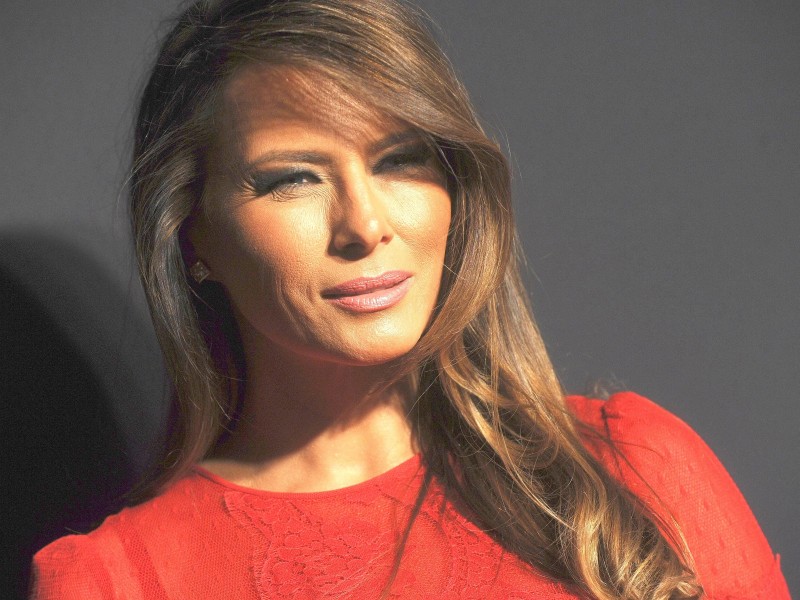 Trumps dritte Ehefrau Melania ist die neue First Lady. Doch politisch aktiv wird sie wohl nicht. Bereits im Wahlkampf hielt sich das Ex-Model im Hintergrund. Spott erntete sie für einen geschönten Lebenslauf sowie ihre Rede beim Parteitag der Republikaner, die in großen Teilen einer Rede von Ex-First Lady Michelle Obama glich. 