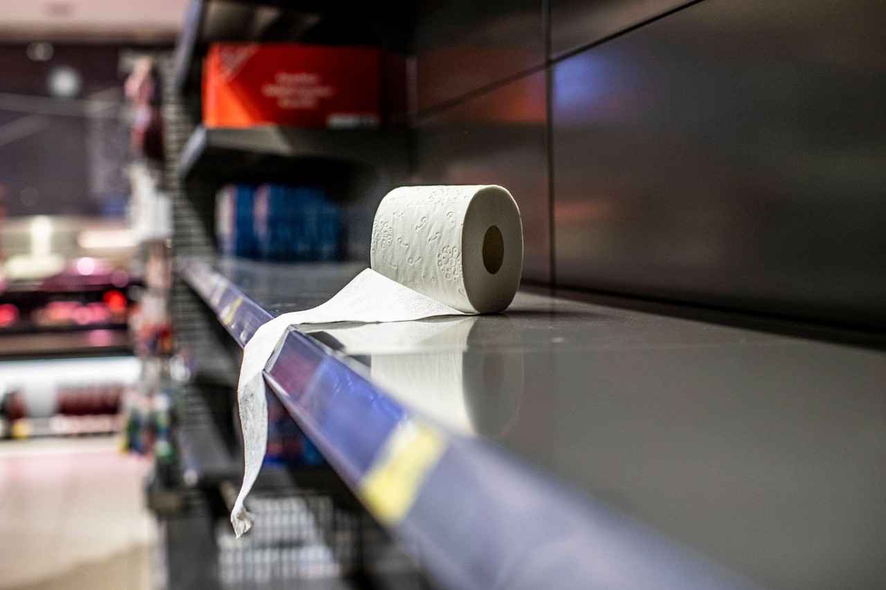 Wegen eines Preisstreits könnte das Klopapiert mehrerer Marken aus den Edeka-Regalen verschwinden. (Symbolbild)