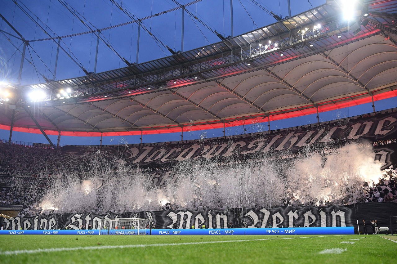 Wie gegen West Ham haben die Fans von Eintracht Frankfurt gegen Glasgow Rangers eine riesige Choreo vorbereitet.