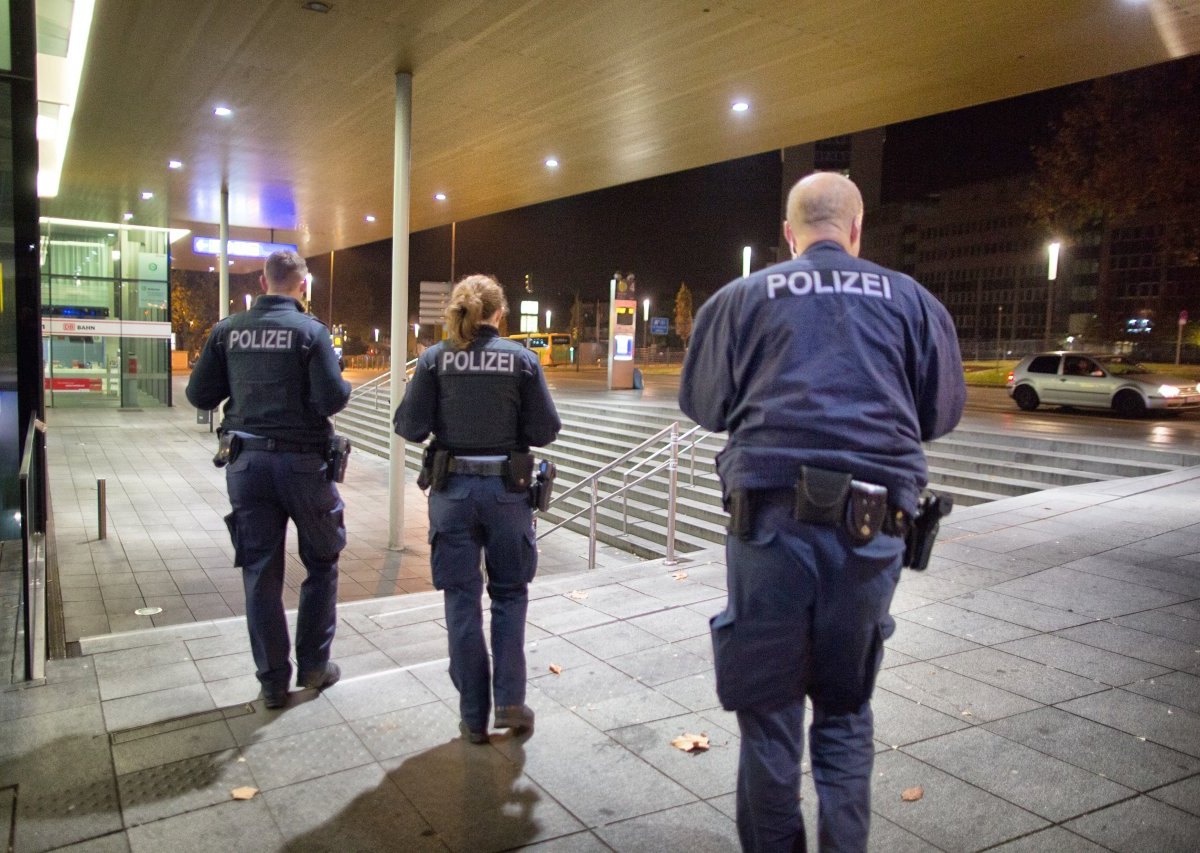 essen-hauptbahnhof-hbf-polizei.jpg