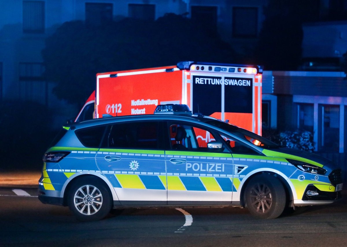 essen-polizei-krankenwagen