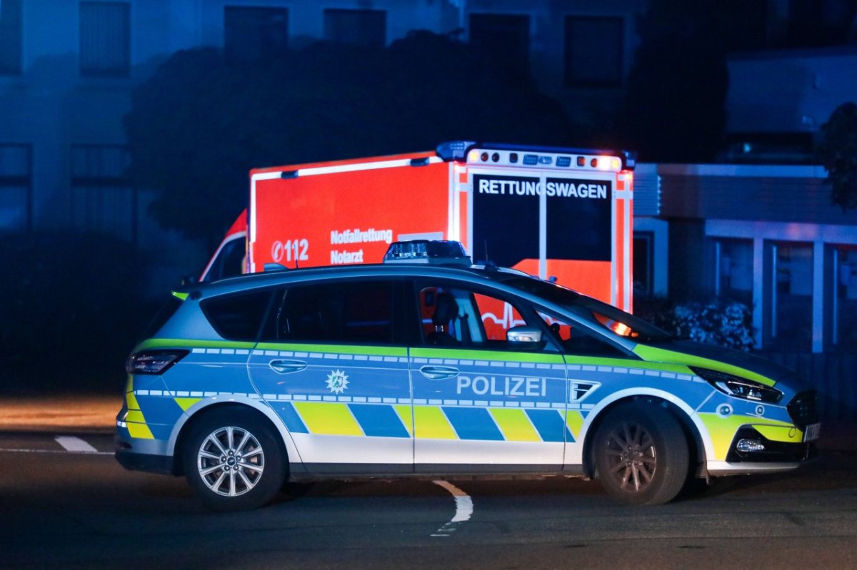 essen-polizei-krankenwagen