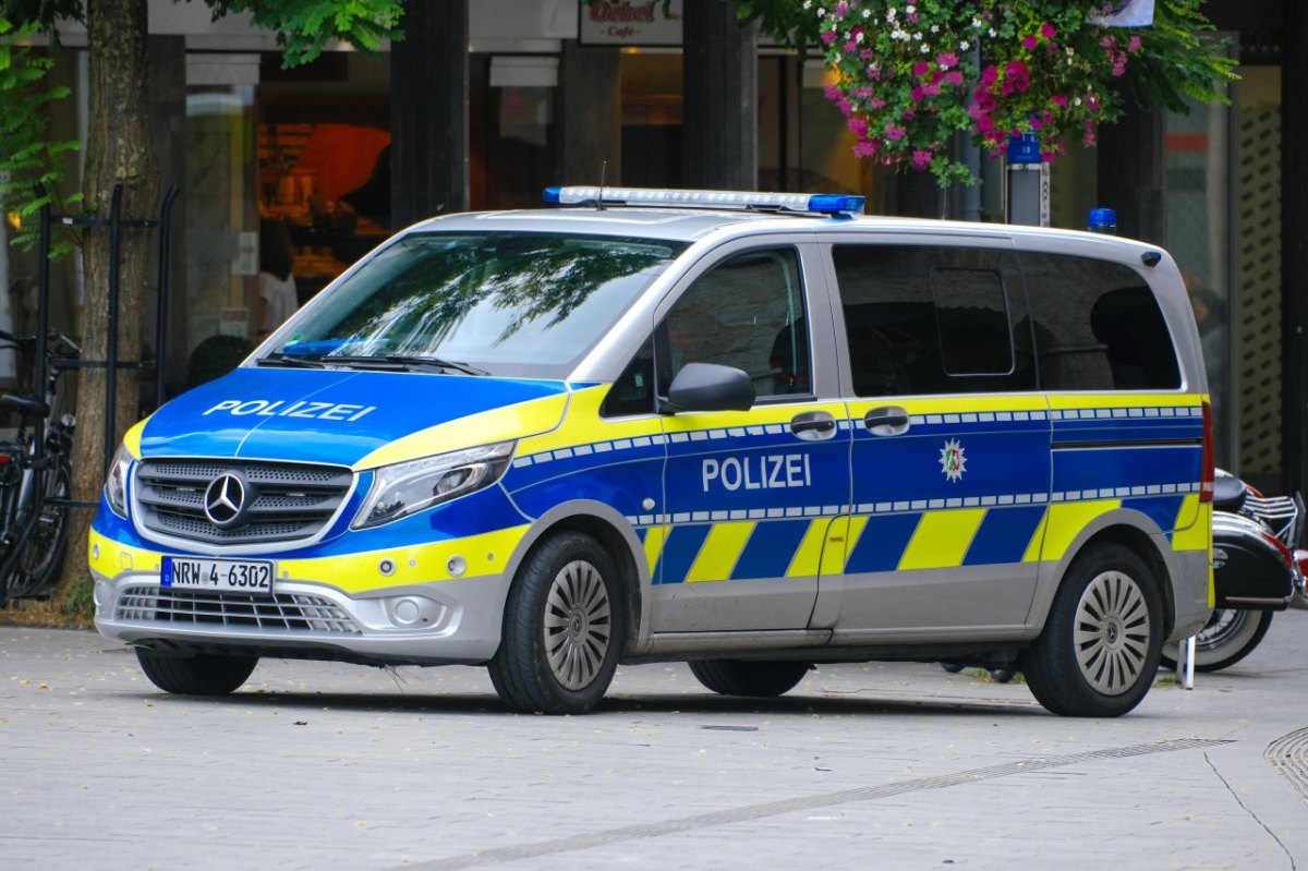 essen polizeiauto.jpg