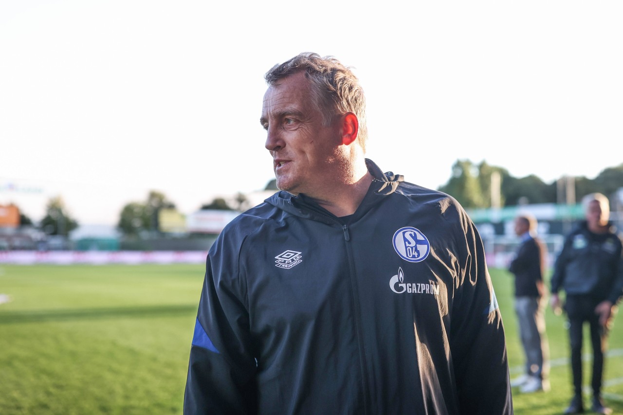 Der FC Schalke 04 sieht sich immer wieder mit lästigen Elfmeter-Diskussionen konfrontiert. Mike Büskens hat die Nase langsam voll.