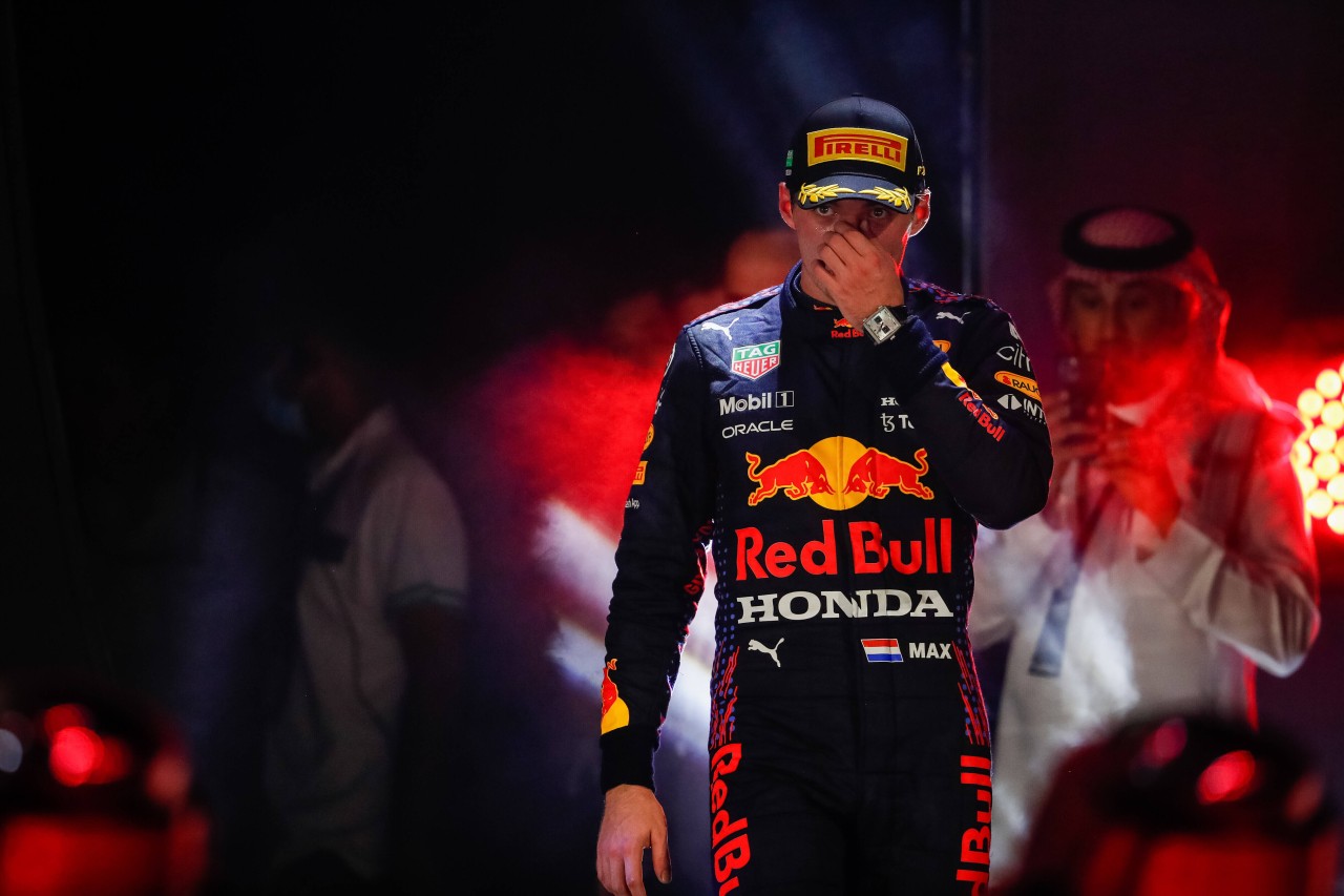 Formel 1: Max Verstappen stapfte mitten in der Siegerehrung davon.