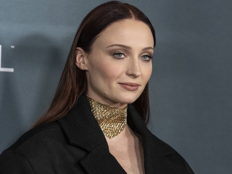 game of thrones sophie turner.jpg