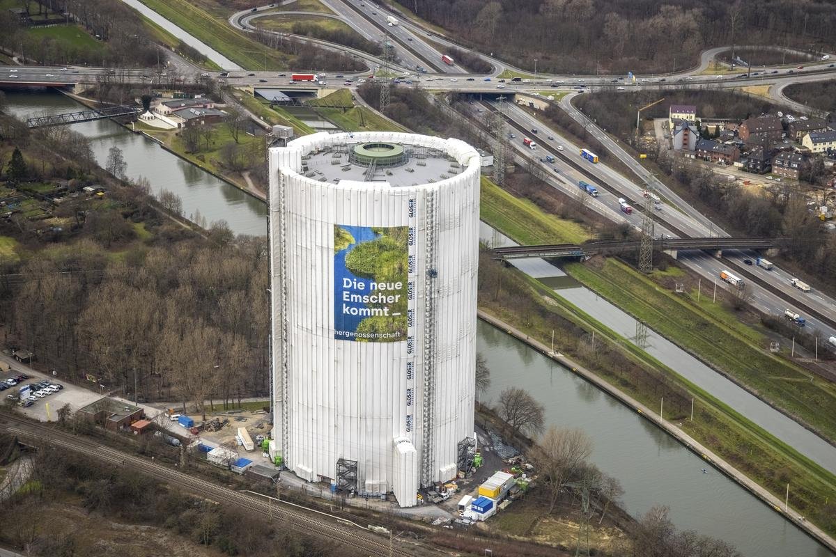 gasometer oberhausen.jpg