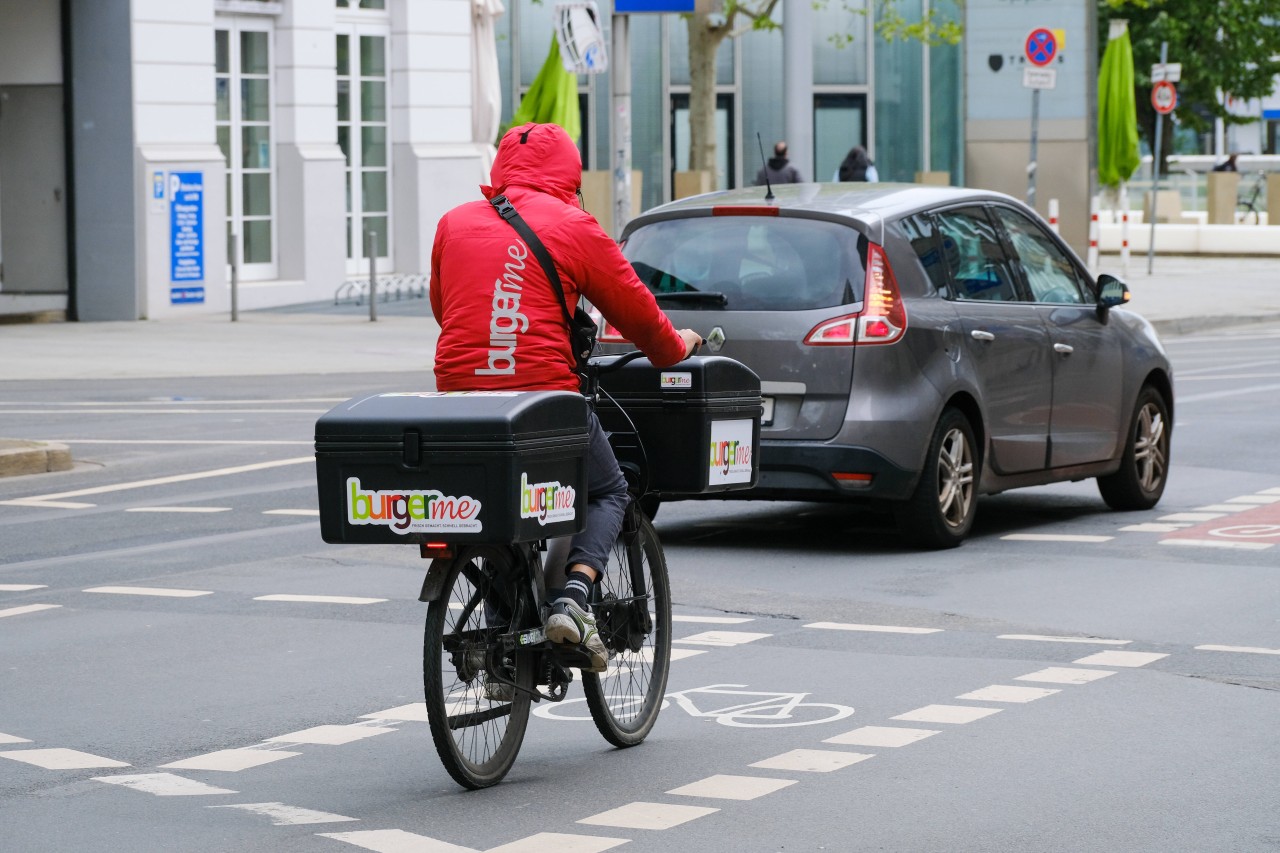 Gelsenkirchen: Ein Lieferfahrer von Burgerme.