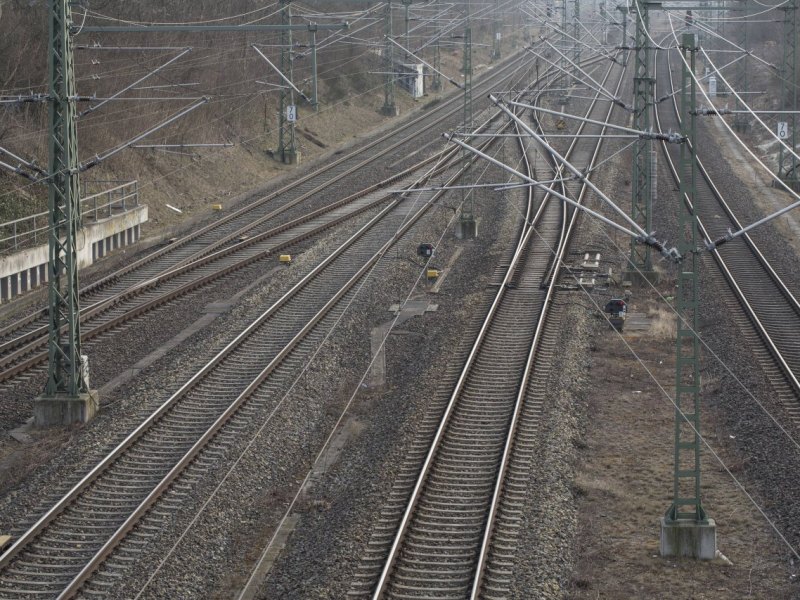 gleisbett-unfall-duisburg-19jährige.jpg