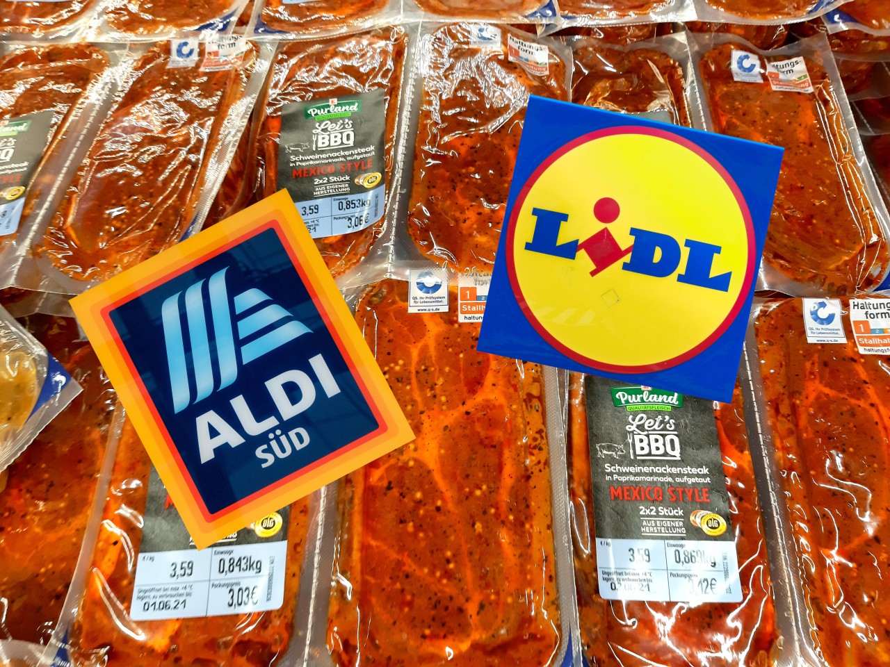 Aldi, Lidl und Co.: Bei einer Untersuchung des Grillfleisches wurde antibiotikaresistente Keime entdeckt. (Symbolbild)