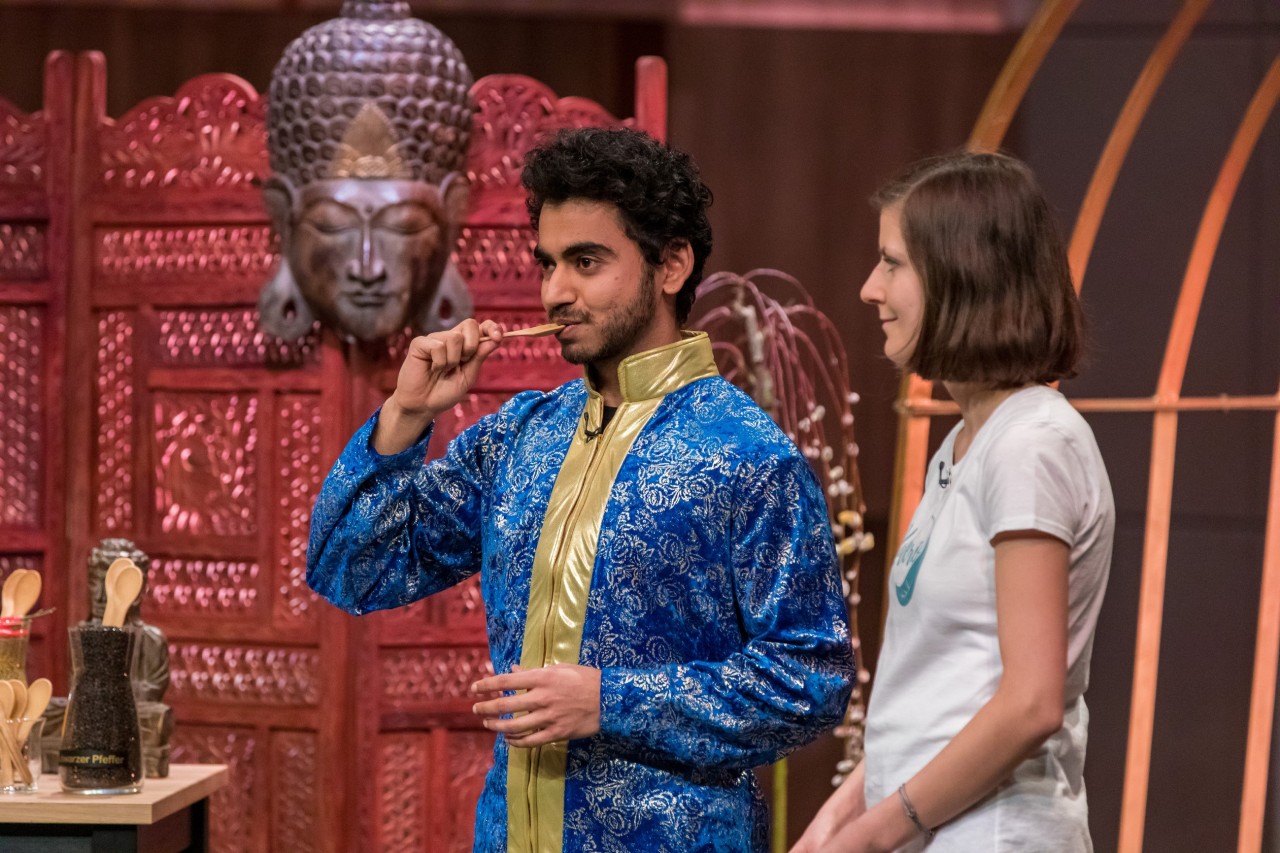 Hermant Chawla und Juliane Schöning stellten ihre essbaren Löffel vor.