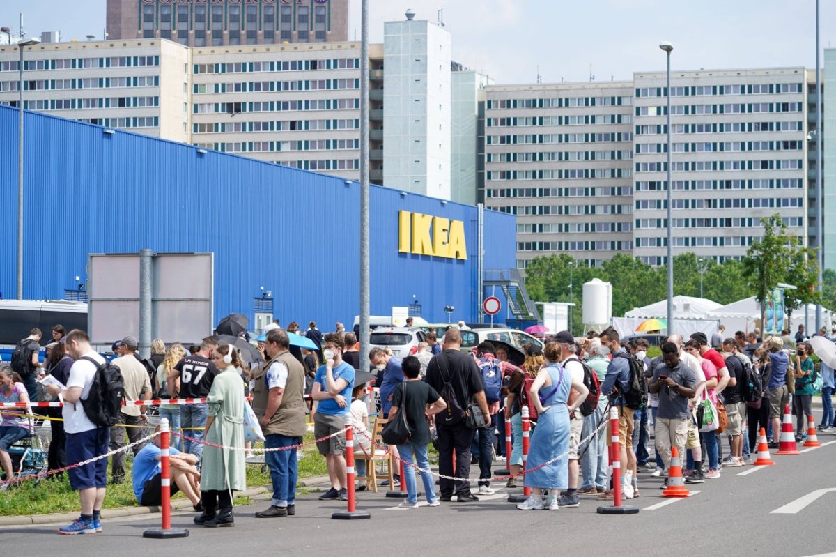 ikea menschen.jpg