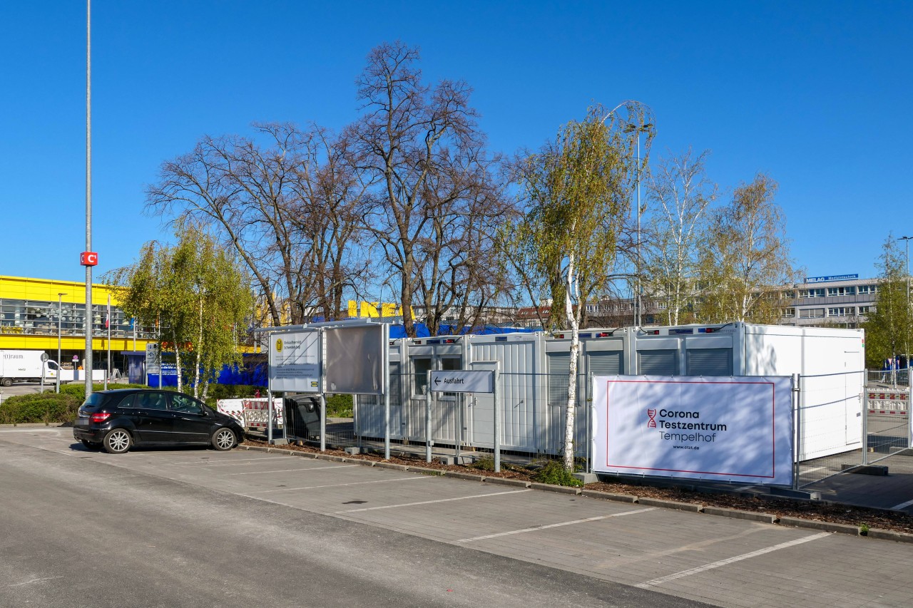 Ikea: Ein Corona-Testzentrum in Berlin Tempelhof.